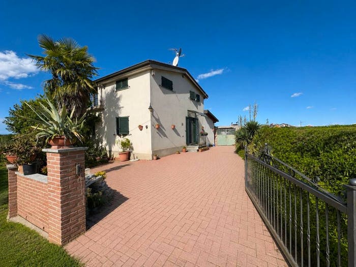 Casa con 6 locali in vendita in Via Piave, Cisterna d'Asti