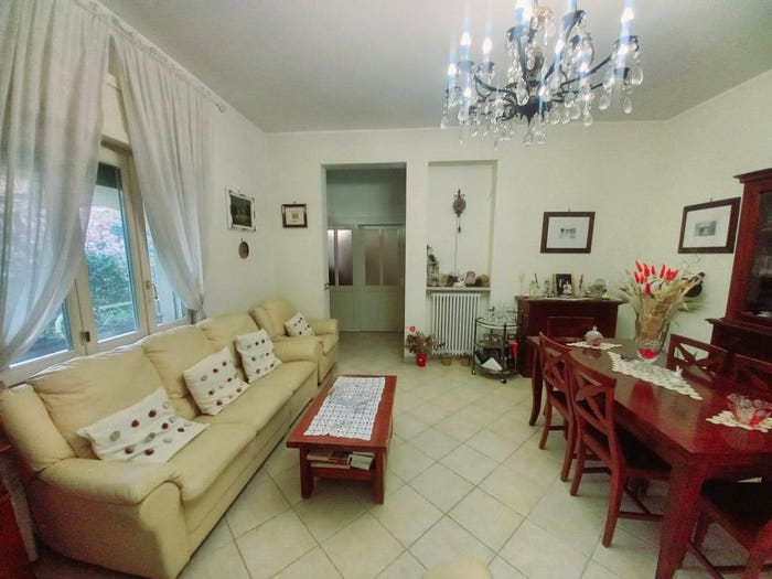 Appartamento con 6 locali in vendita in Via Tommaso Campanella, Montanara Cinghio, Parma