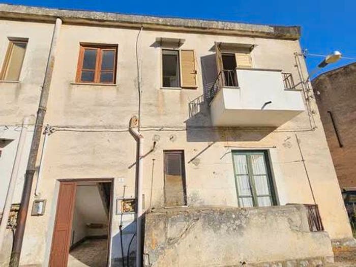 Appartamento trilocale in vendita in Via A Drago, Collesano