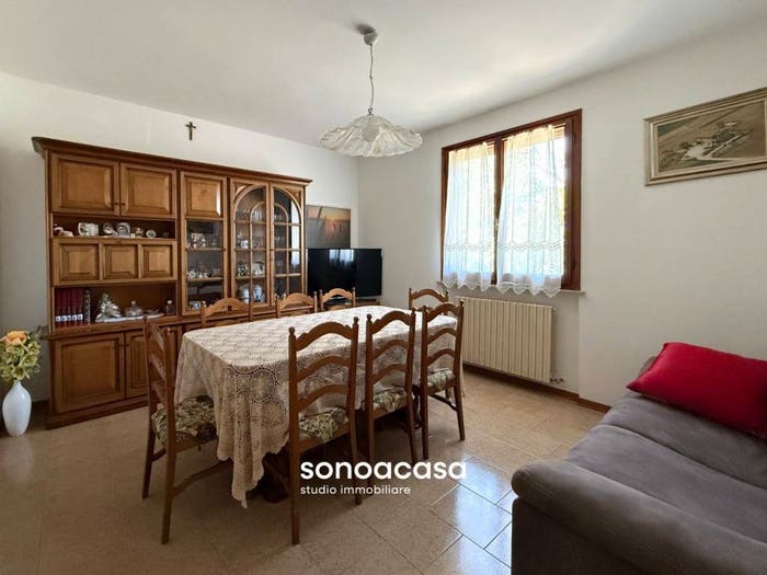 Casa con 5 locali in vendita in Strada Grazie Ponte Rio, San Costanzo