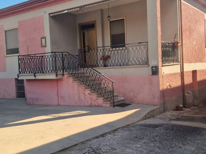 Casa trilocale in vendita in Via della Valle, La Valle, Ceccano