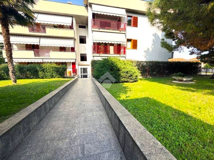 Appartamento con 6 locali in vendita in Via superga, Nichelino