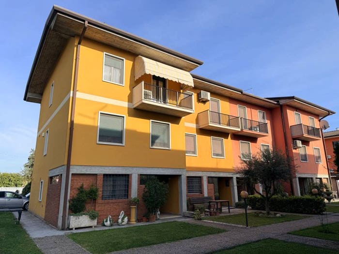 Casa con 5 locali in vendita in Via Cavour, Centro, Vigasio