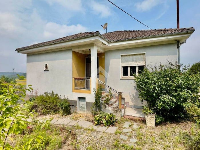 Casa trilocale in vendita in Via Barbacaneva, Centro, Capriata d'Orba