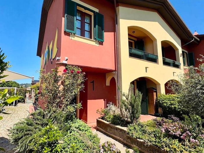 Casa con 5 locali in vendita in Palaia