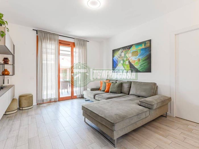 Appartamento trilocale in vendita in Via Gabriele D'Annunzio, Roncello
