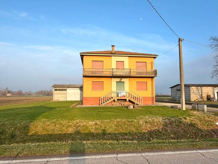 Casa con 6 locali in vendita in Via Cavalle, Baricella