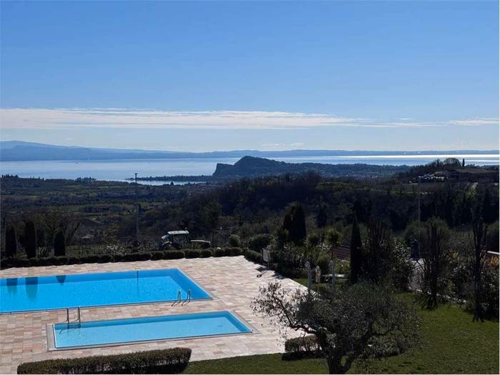 Appartamento trilocale in vendita in via borgo alto, Castello, Puegnago sul Garda