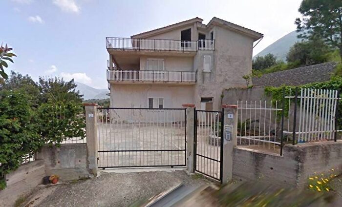Casa con 6 locali in vendita in Via Acireale, Fondo Dominici, Carini