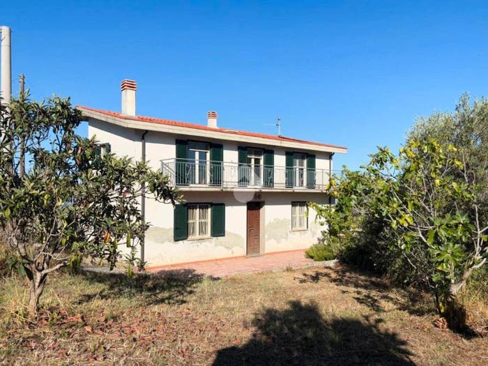 Casa con 6 locali in vendita in Contrada Follani, Centro, Lanciano