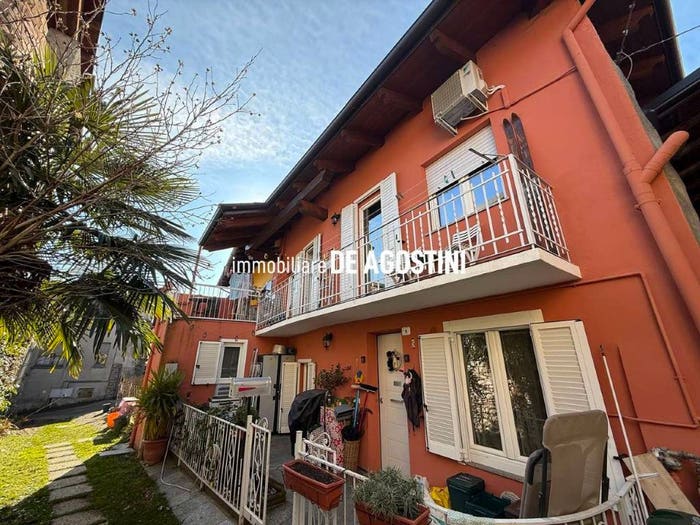 Casa trilocale in vendita in vicolo Alessandro Manzoni, Centro, Massino Visconti