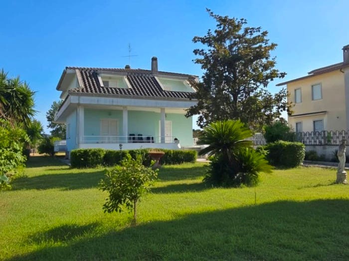 Casa con 6 locali in vendita in Villaggio Giornalisti Poggio, Anzio