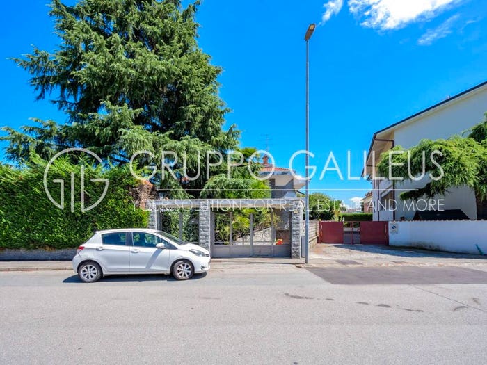 Casa con 6 locali in vendita in Via Giuseppe Bronzini, Santa Rita, Novara