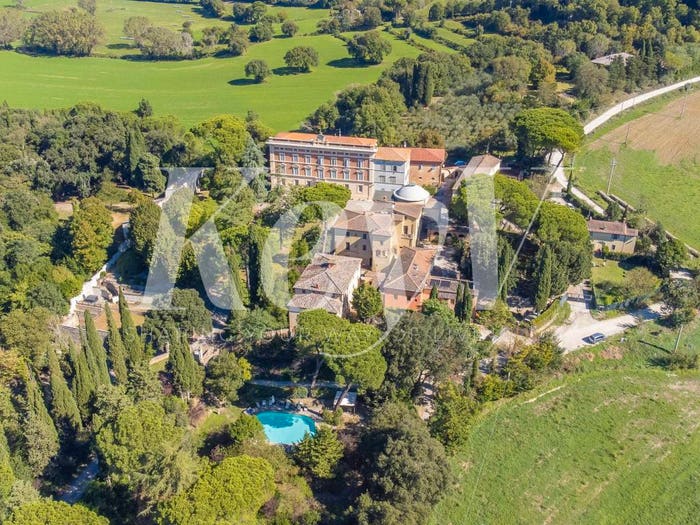 Casa con 6 locali in vendita in Strada Vicinale di Dolciano, Chiusi