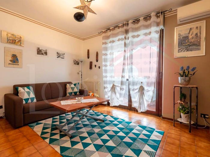 Appartamento trilocale in vendita in VIA ALBERELLE, Centro, Rozzano