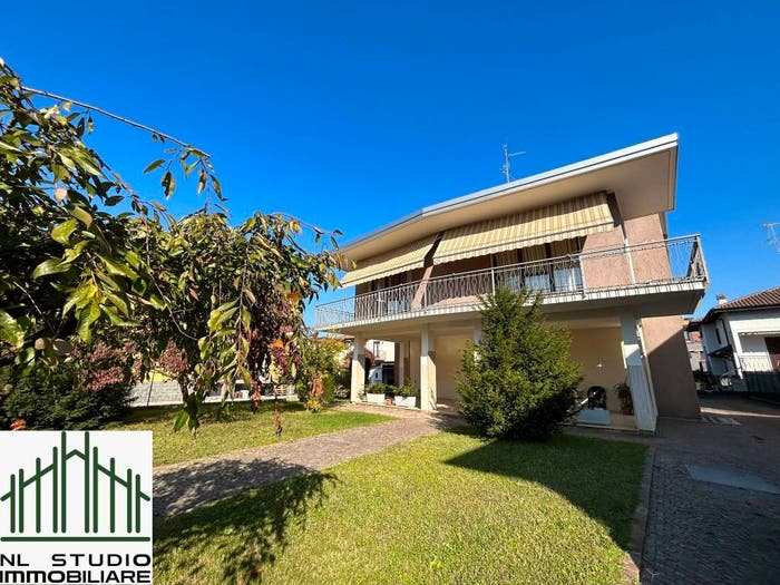 Casa quadrilocale in vendita in Via Montanara, Cascinetta, Gallarate