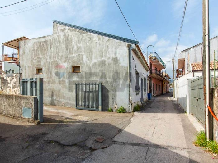 Casa quadrilocale in vendita in STRADA PROVINCIALE PER RIPOSTO, Pozzillo Stazzo Santa Tecla, Acireale