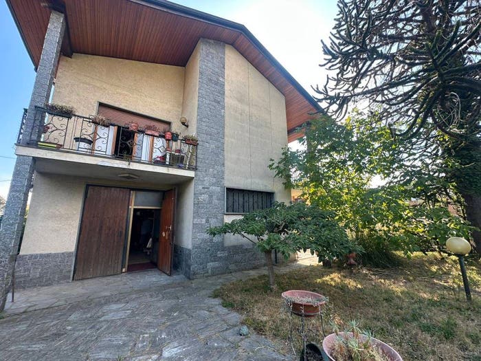 Casa con 6 locali in vendita in Via Ivrea, Cavaglià