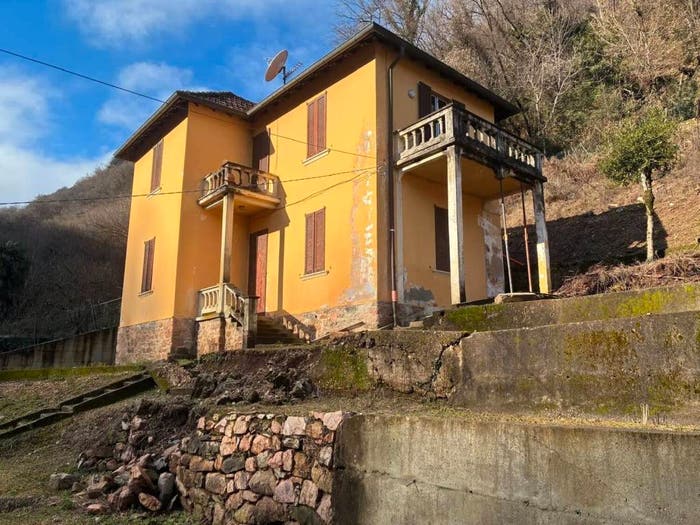 Casa con 5 locali in vendita in Via Ardena, Brusimpiano