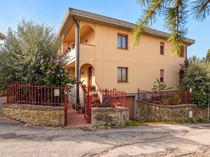 Casa con 6 locali in vendita in Le Piagge, Camucia Monsigliolo, Cortona