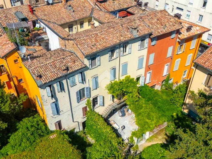 Appartamento quadrilocale in vendita in Strada Massimo D'Azeglio, Parco Ducale Oltretorrente, Parma