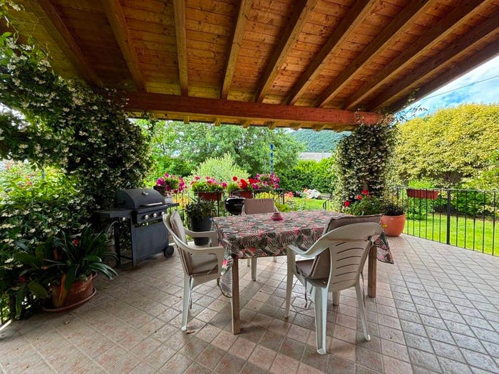 Casa con 6 locali in vendita in Erbusco