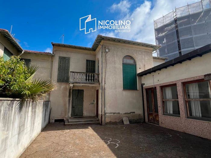 Casa con 6 locali in vendita in Via Febo, Centro, Bordighera