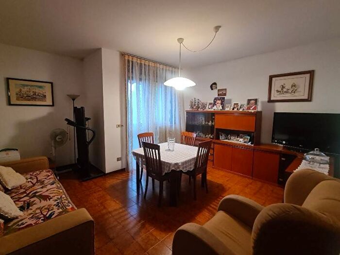 Appartamento con 5 locali in vendita in Via Nanterre, Celletta Santa Veneranda, Pesaro