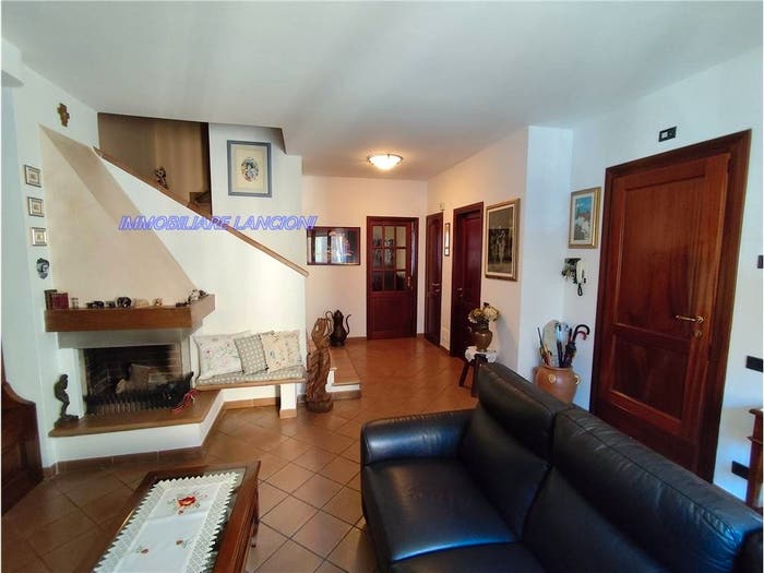 Casa con 5 locali in vendita in CIPRIANI, Centro, Lastra a Signa