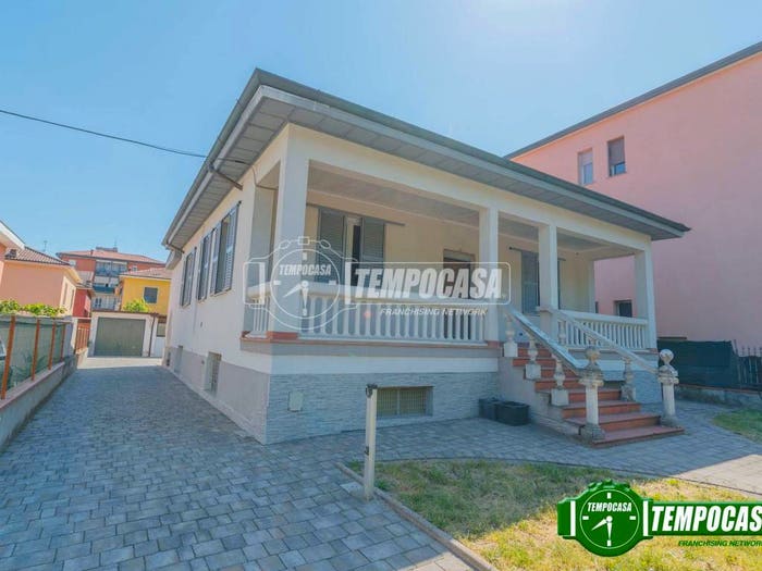 Casa quadrilocale in vendita in Via Carlo Alberto, Centro, Lacchiarella