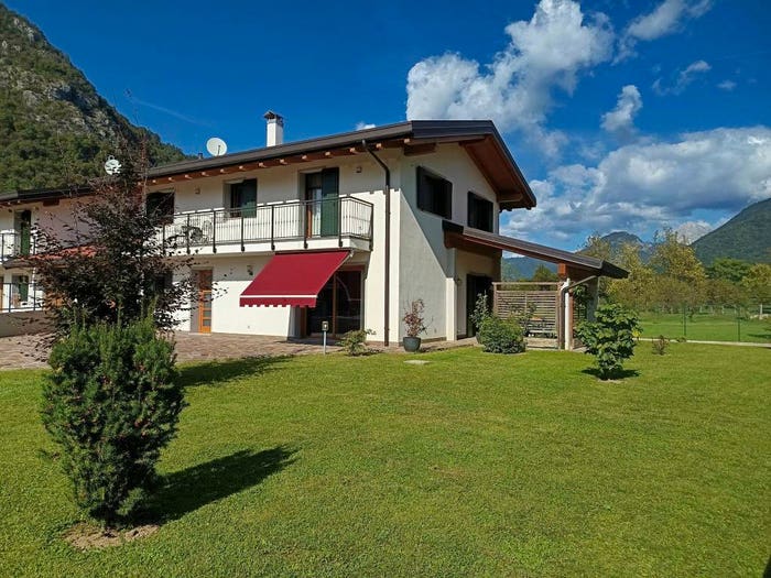 Casa con 6 locali in vendita in Via Verzegnis, Tolmezzo
