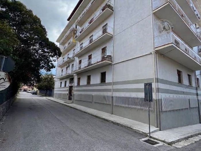 Appartamento con 6 locali in vendita in Via Nazario Sauro, Nicastro Sambiase, Lamezia Terme