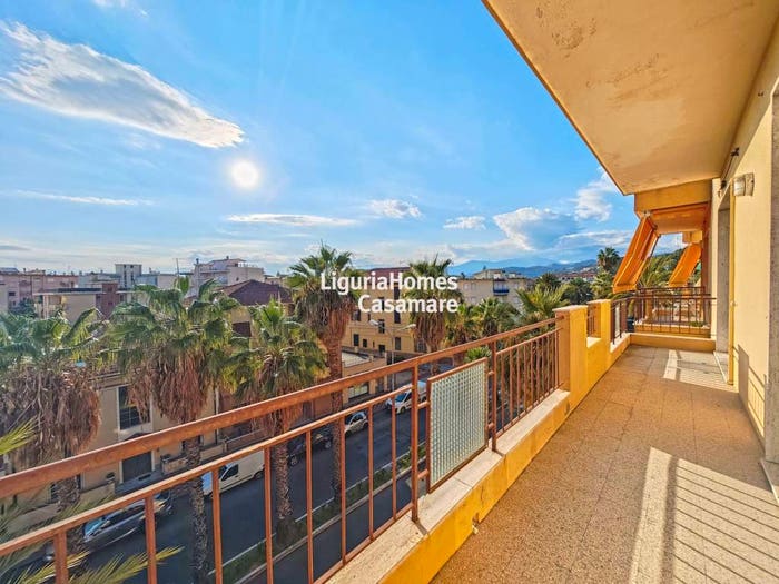 Appartamento quadrilocale in vendita in Corso Europa, Centro, Bordighera