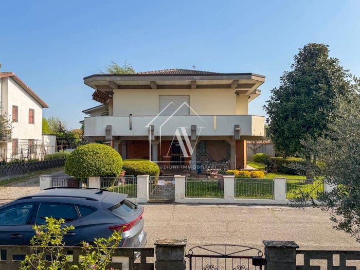 Casa con 6 locali in vendita in Via Pier Alfonso Barbè, Mezzano Borgo Masotti, Ravenna