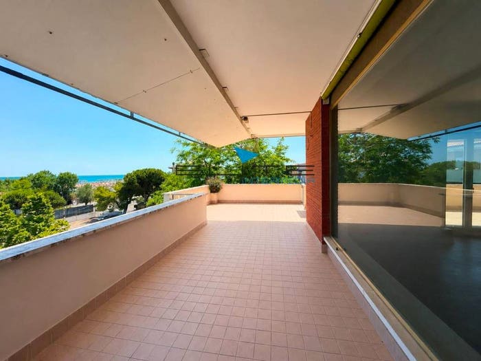 Casa con 6 locali in vendita in Via Solferino, Lungomare Strada Parco, Pescara
