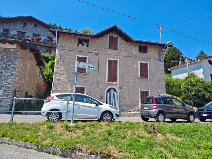 Casa con 5 locali in vendita in Via Nazario Sauro, Lanzo D'Intelvi, Alta Valle Intelvi