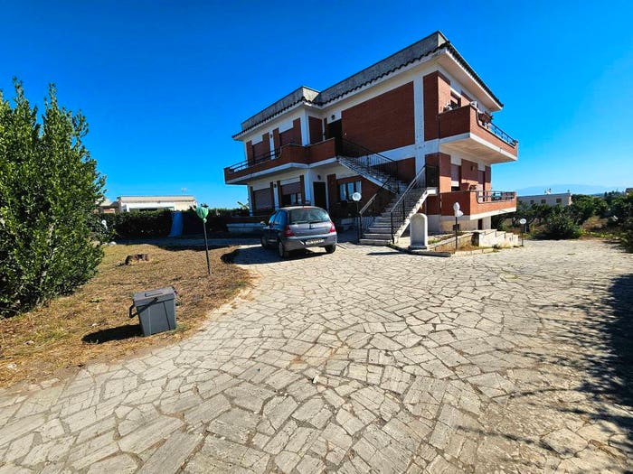 Casa con 6 locali in vendita in Via Rinascimento, Rinascimento, Anzio