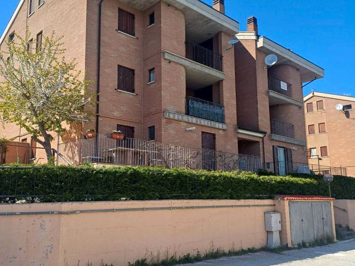 Appartamento quadrilocale in vendita in Centro, Rocca di Cambio