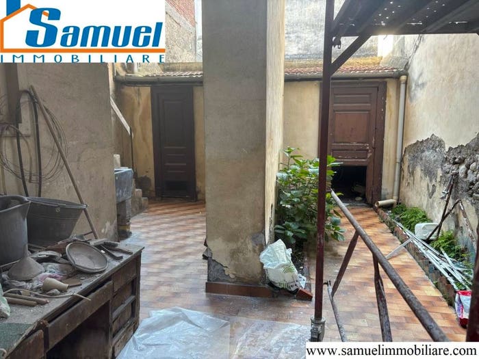 Casa quadrilocale in vendita in Corso Italia, Centro, Giarre