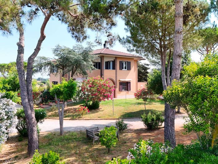 Casa con 6 locali in vendita in Via di Tramontana, Cisternino, Livorno