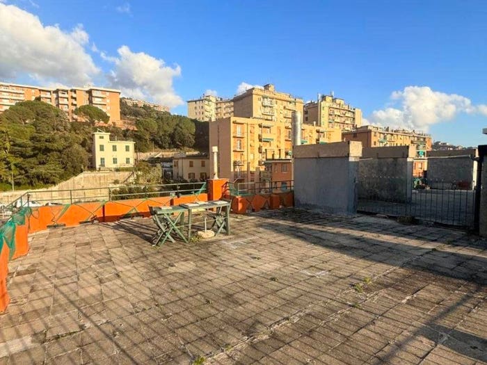 Appartamento trilocale in vendita in Via Monte Nero, Staglieno, Genova