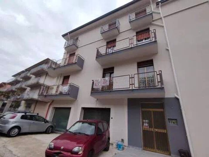 Appartamento quadrilocale in vendita in Via Circonvallazione No Number, Montelepre