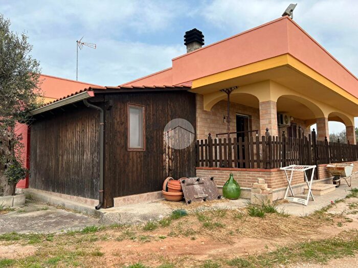 Casa quadrilocale in vendita in Strada Arene Serrazza, Nardo'
