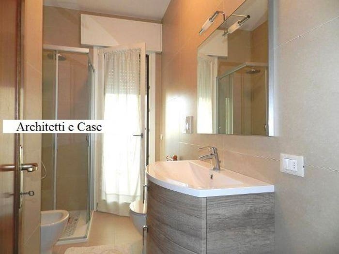 Appartamento con 5 locali in vendita in Via Egidio Forcellini, Forcellini, Padova