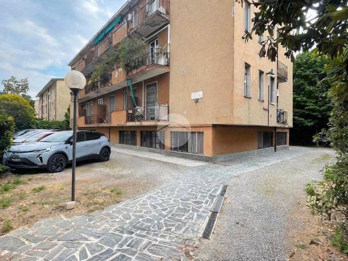 Appartamento trilocale in vendita in Via Giuseppe Carozzi, Inganni, Milano