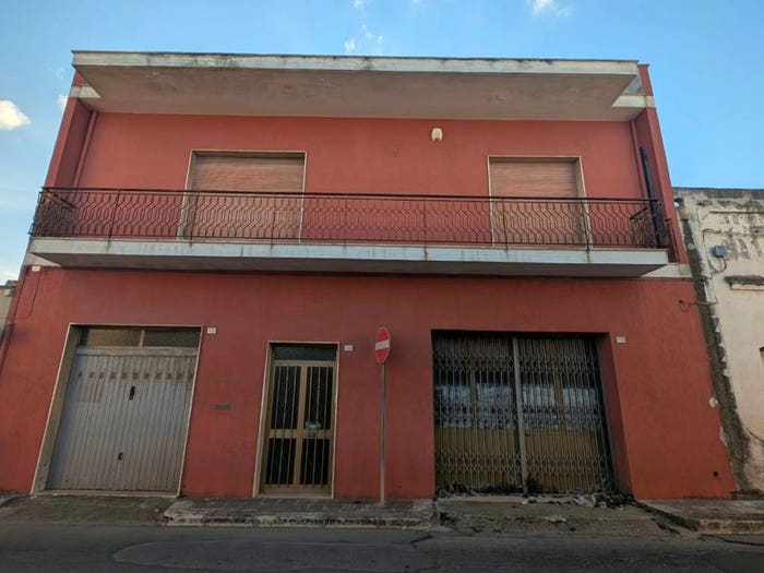 Casa con 6 locali in vendita in Via Rettifilo, Centro, Alliste