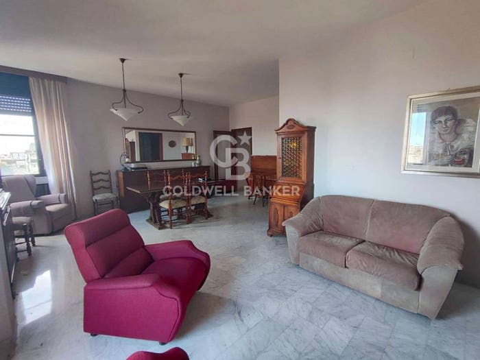 Appartamento quadrilocale in vendita in Viale Aldo Moro, Commenda, Brindisi