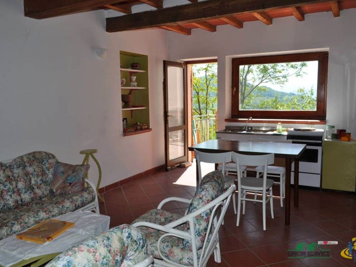 Casa con 5 locali in vendita in Montesalso, Varano de' Melegari