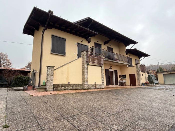 Casa con 5 locali in vendita in Pavullo nel Frignano