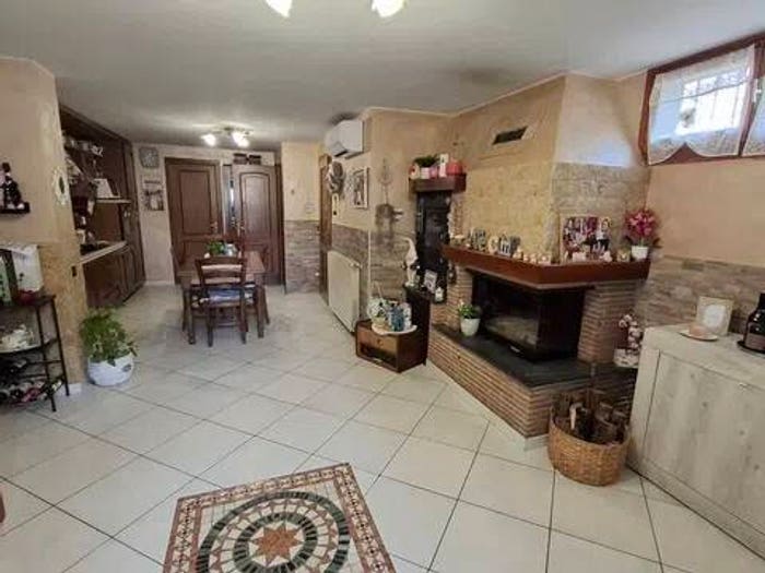Appartamento con 5 locali in vendita in Via Palmiro Togliatti, Centro, Collesalvetti